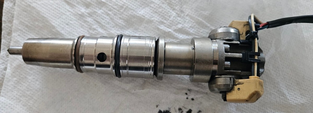 International Maxxforce Fuel Injector 7.6L - 5010561R93 - USED 