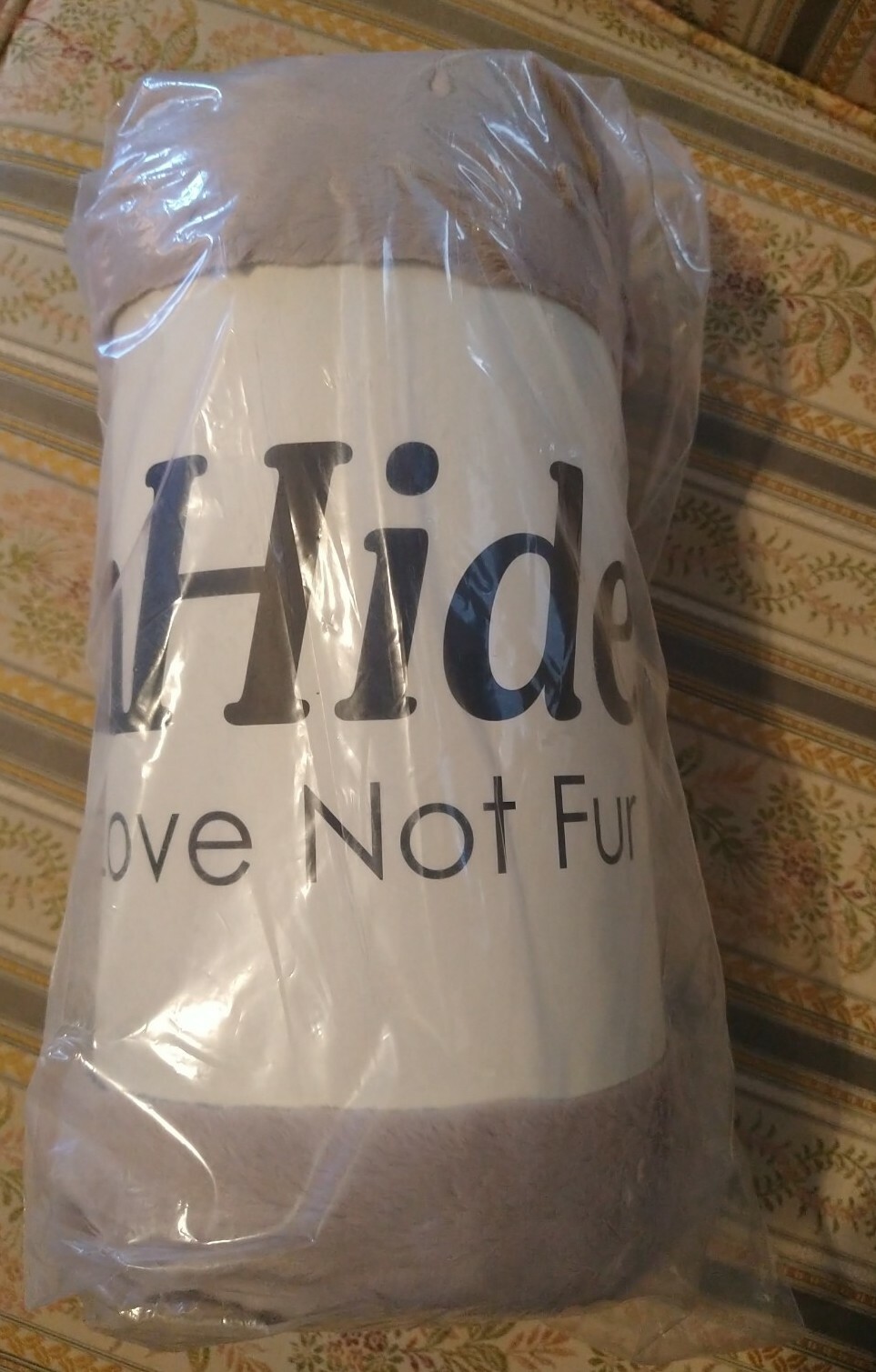 UnHide For Love Not Fur - Lil’ Marshmallow Throw Blanket Rose (Pink) 50 x 60