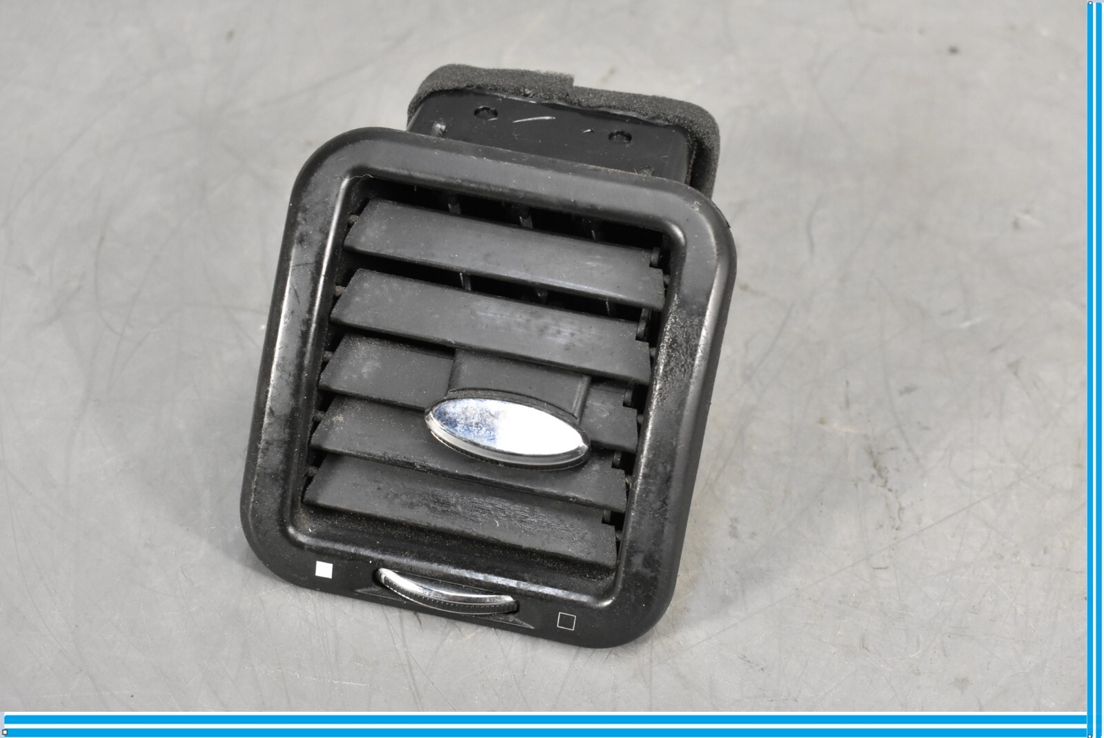 Maserati Quattroporte 2003-2012 Front Right Side air duct