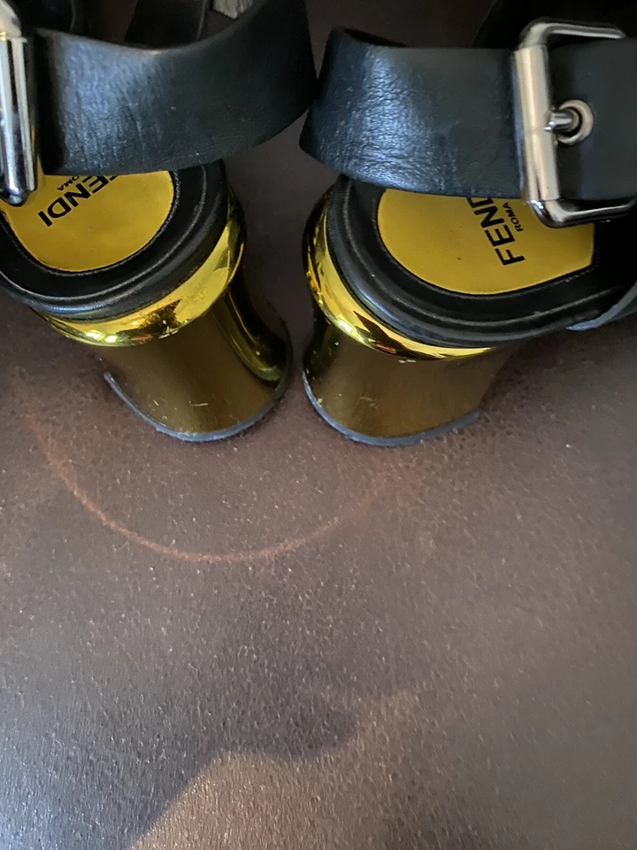 Sandalias Fendi de cuero negras, talla 41, ¡¡EXCELENTE ESTADO!!! Foto 2 de 4