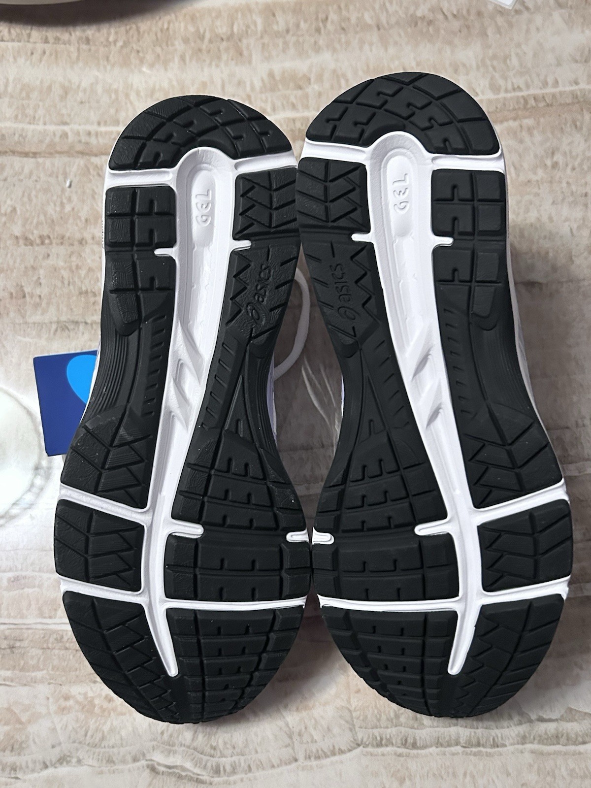 NWT Asics Gel Contend 5 White Vapor Running Sneakers Women's 8.5  1012A234-100 thumbnail 3