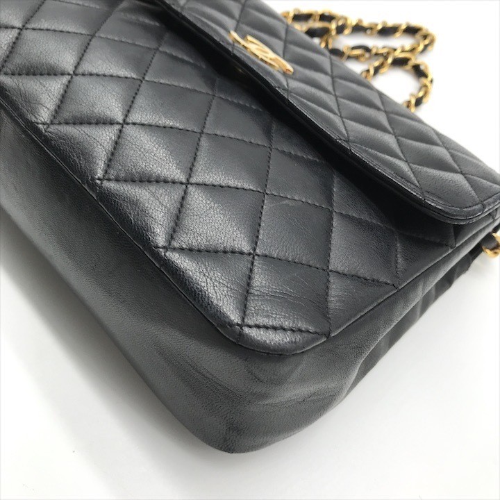 Good condition CHANEL Coco Mark Push Lock Matelass Lambskin Chain Shoulder Bag B — image 4