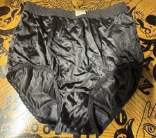 VINTAGE MAIDENFORM WISE BUYS PANTY   SIZE 6. BLACK