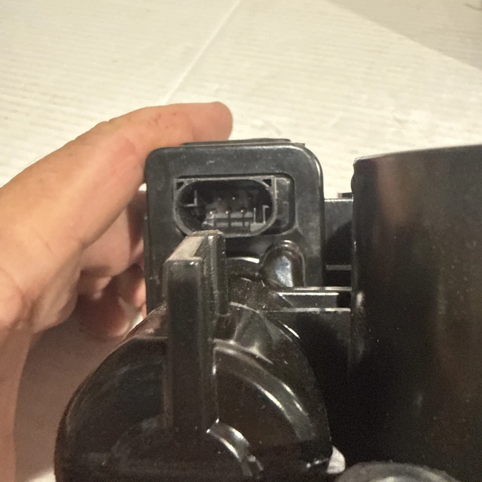 Cuerpo del acelerador para Dodge Nitro Dakota 2007-2011 V6 3,7 L 4861661AA Foto 3 de 4