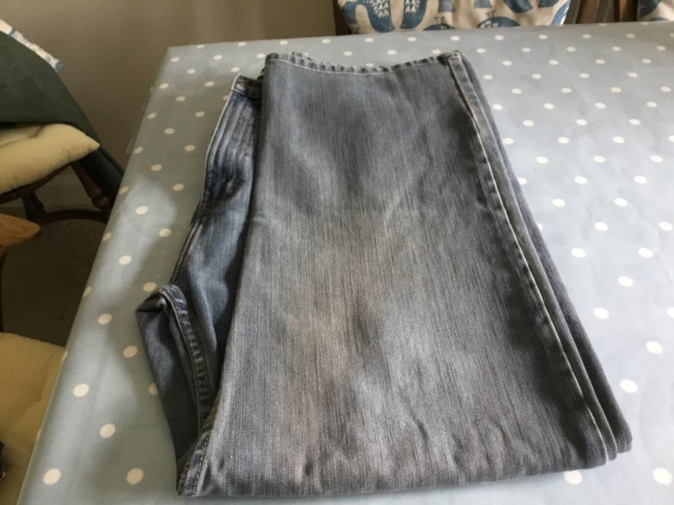 Mens M and S Blue Harbour Stormwear jeans, waist 40, 29 inches. Used