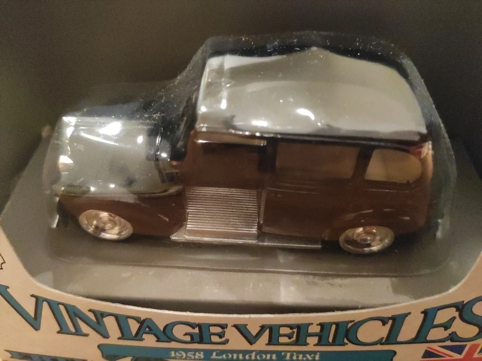 Austin FX3 Taxi London Vintage Vehicle 1958.Scala 1:43,Metalli,In Confezione... - Immagine 2 di 4