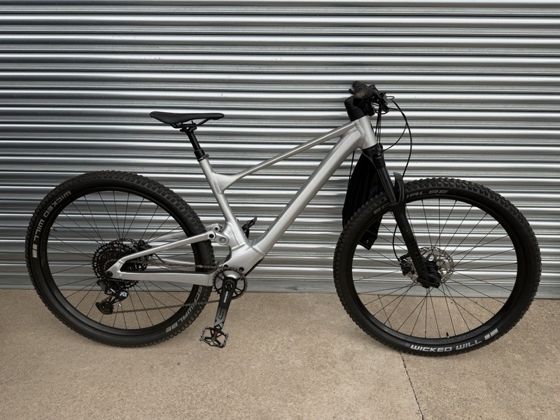Scott Spark Full Suspension Mountain Bike immaculate Condition Size Large 27.5