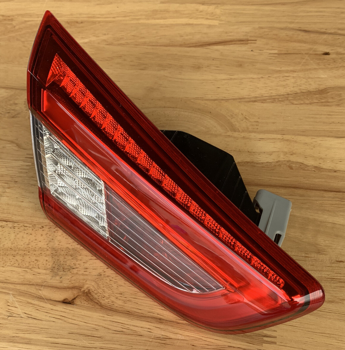 2014-2020 MASERATI GHIBLI REAR LEFT DRIVERE SIDE INNER TAILLIGHT LIGHT LAMP OEM