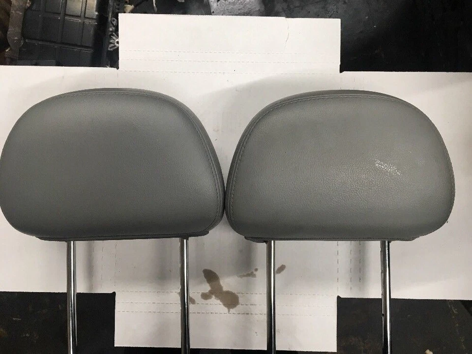 Оригинальный комплект переднего правого и левого галечного подголовника для Ford Five Hundred / Freestyle 2005-2007 годов выпуска - Изображение 2 из 4