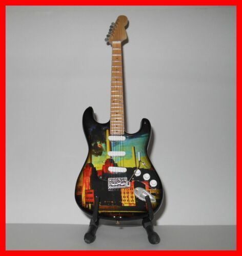 PINK FLOYD GUITAR MINIATURE ! Collection ANIMALS David Guilmour Roger Waters 70' - Photo 1 sur 6