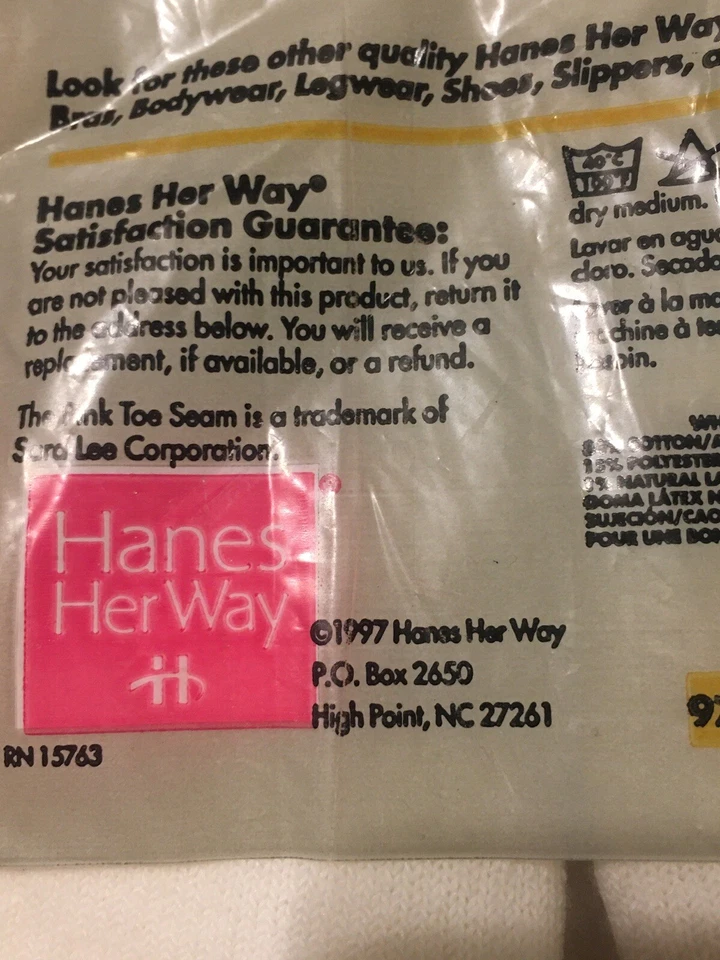 Vintage 6 Pr Hanes Her Way Full Cushion Sport Quarter Socks Size 9-11 White New - Image 3 of 4