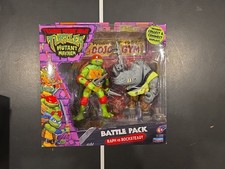 Teenage Mutant Ninja Turtles TMNT Mayhem Battle Pack Raph vs Rocksteady Figure