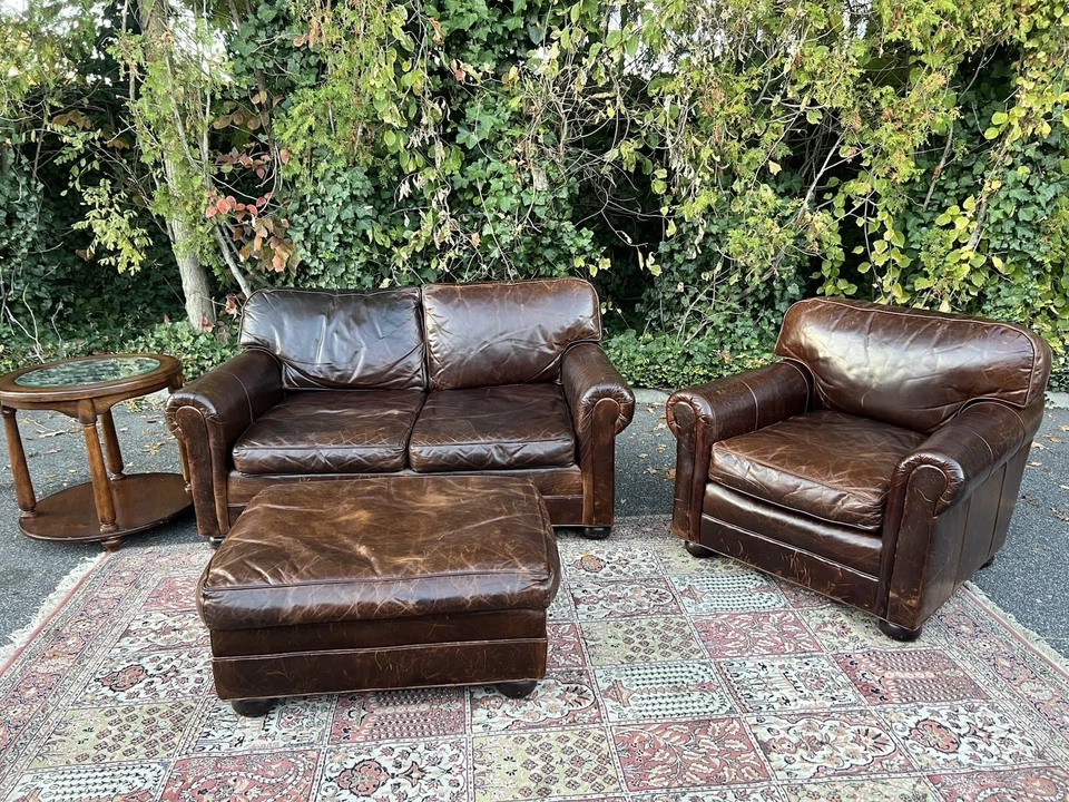 🚚** Free Delivery ** Restoration Hardware Leather Love Seat And Arm Chair 🚚 - Image 3 of 4