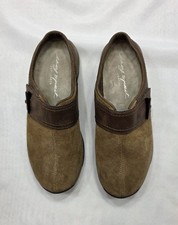 Easy Spirit Eseliana Women's Brown Suede Slip On Mule Clogs. Size 8.5M