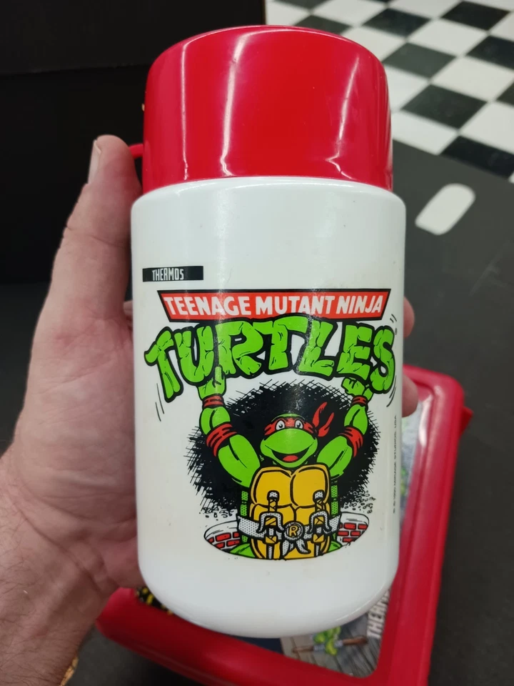 Fiambrera roja de plástico vintage 1990 TMNT Teenage Mutant Ninja Turtles con termo Foto 4 de 4