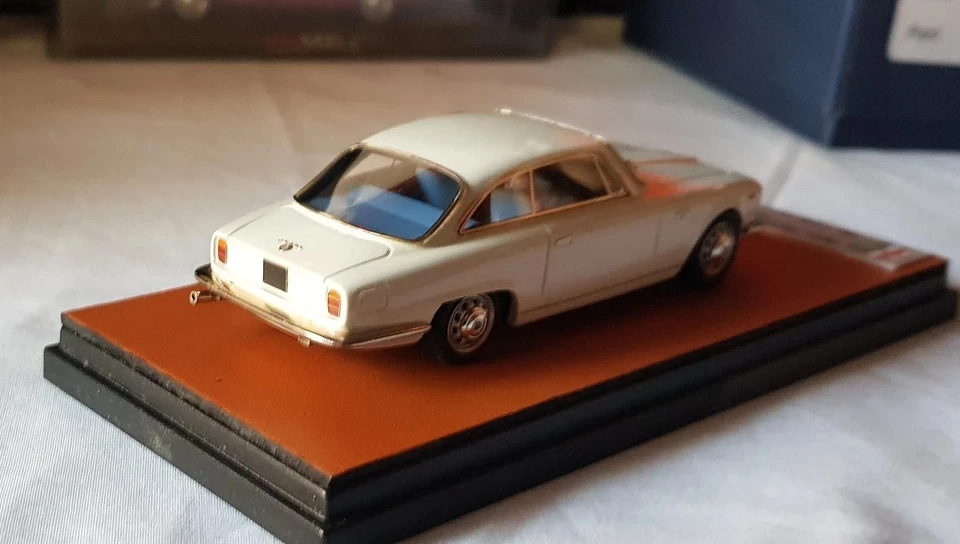 Alfa Romeo 2600 Sprint 1966 LOOKSMART 1/43 Edizione Limitata 182/299 - Immagine 4 di 4