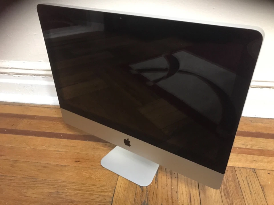 Apple iMac 21.5" Mid-2011 i5-2400S 2.5GHz 12 GB  500 GB A1311 Read Description - Image 2 of 4