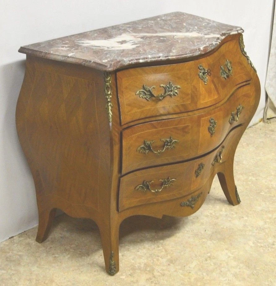 Cómoda de pecho con incrustaciones Bombay bomba estilo francés sueco con tapa de mármol ca 1920 Foto 3 de 4