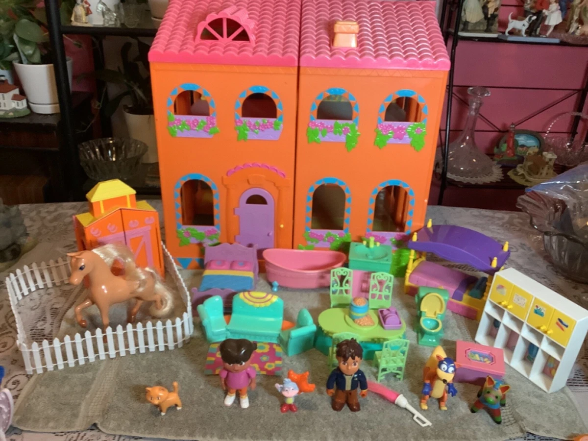 Dora the Explorer Magical Welcome Dollhouse w Sounds Furniture Barn Horse