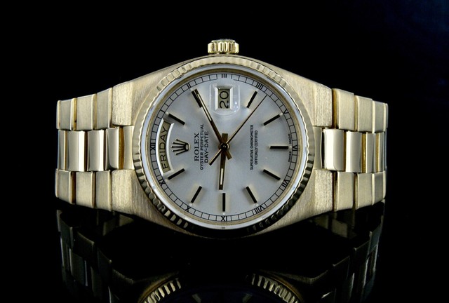 Rolex Oysterquartz Silver Men's Watch 