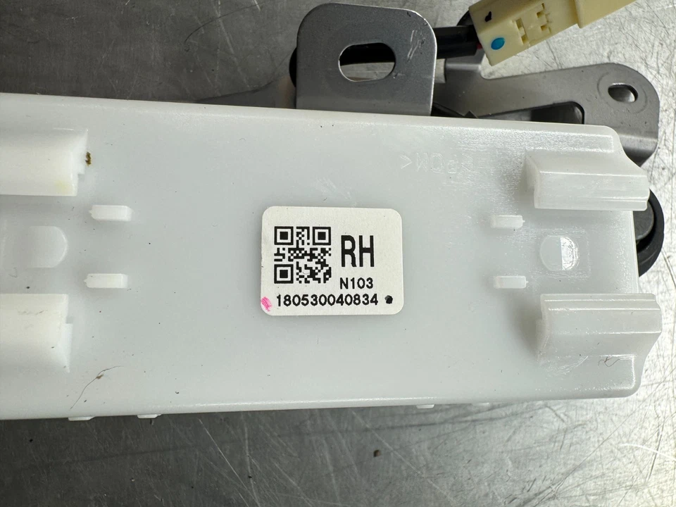 Bomba de aire cojín lado pasajero derecho 18-22 Lexus LS500 LS500h OEM 180530040834 Foto 2 de 4