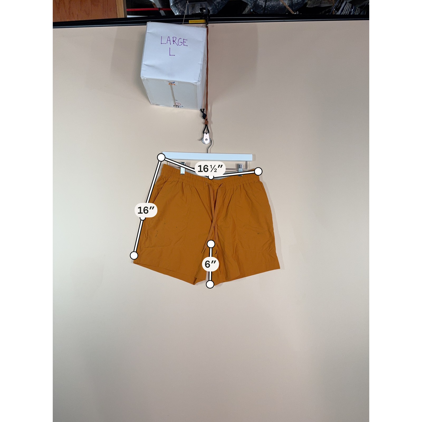 Lululemon Performance Stretch Athletic Shorts Gol… - image 3