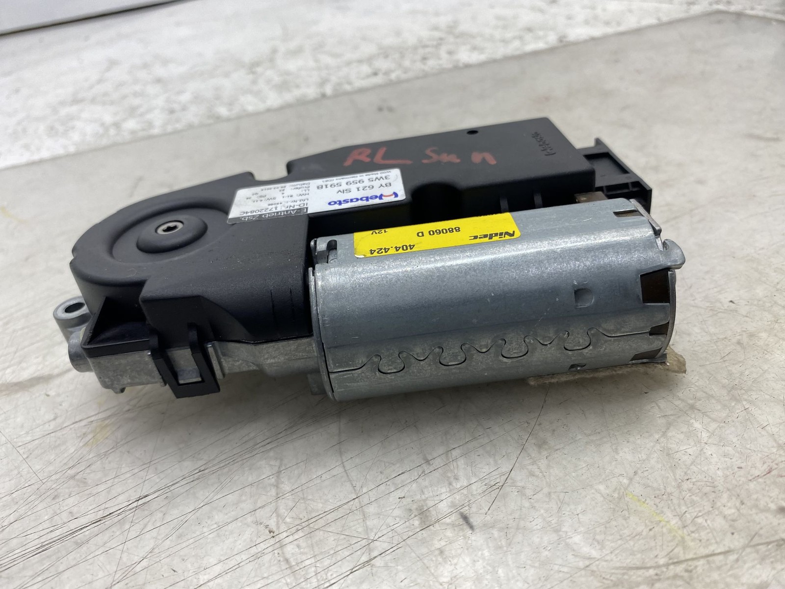 2013-2018 BENTLEY FLYING SPUR SUNSHADE SUNROOF MOONROOF ROLLER MOTOR 3W5959591B