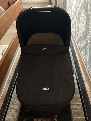 Joie Babyschale mit Adapter