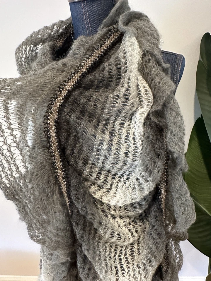 Bufanda tejida con volantes gris blanco mezcla de mohair Missoni nueva con etiquetas flecos de 70 pulgadas x 20 pulgadas Foto 2 de 4