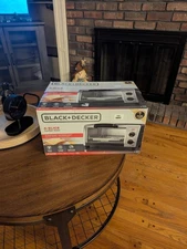Black & Decker Toaster Oven: Model TO1750SB, 4-Slice, Black & Stainless (New)