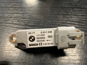 BMW 3 E46 2002 Airbagsensor Crashsensor Drucksensor 6911038 GSD35457