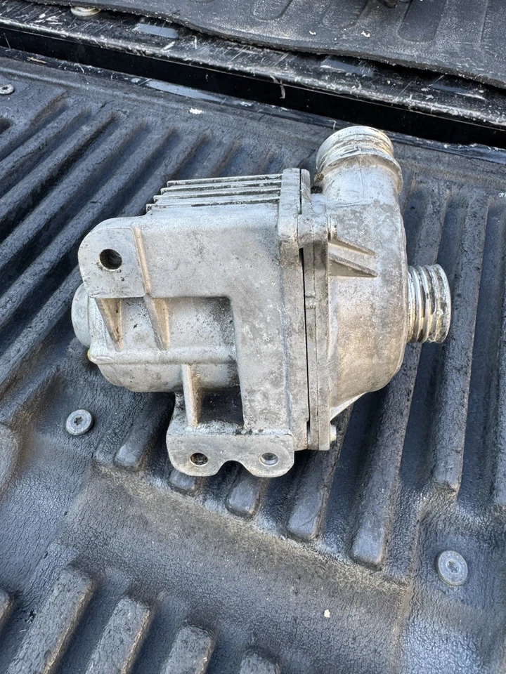 Bomba de agua refrigerante eléctrica OEM para BMW 235 335 535 X1 X3 X5 N54 N55 2010-2016 Foto 4 de 4