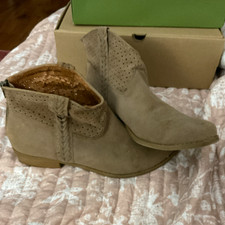 Wesco Women's Beige Suede Ankle Bootie Size 10 Pointed Toe Cut-Out Block Heel