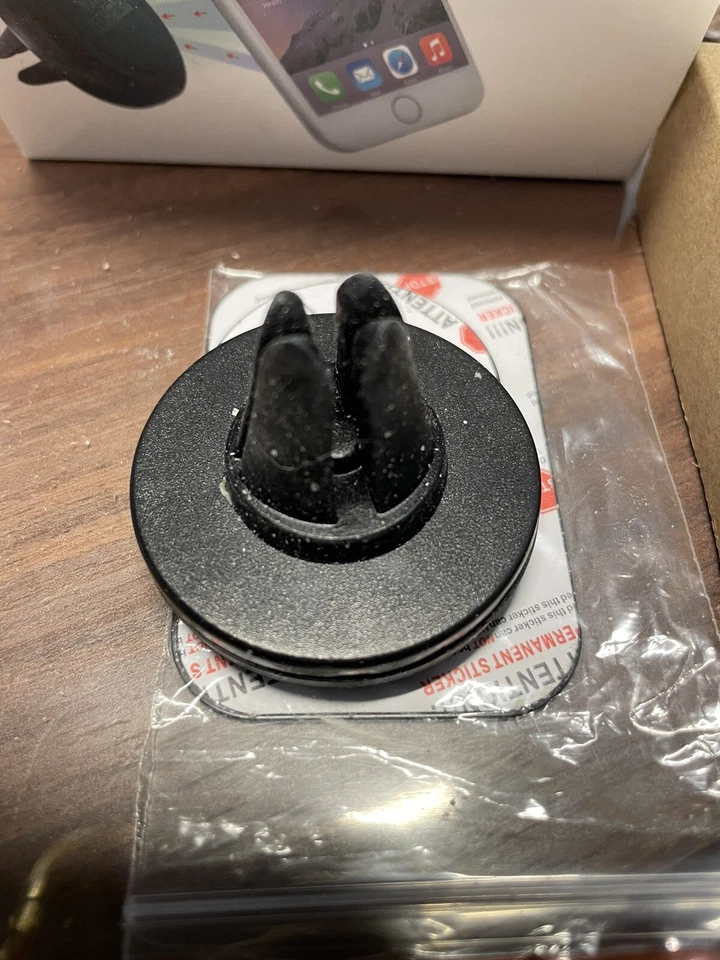 TechMatte MagGrip Air Vent Magnetic Universal Car Mount Holder (Black) - Image 2 of 3