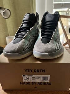 Size 10.5 - adidas Yeezy Quantum Teal Blue (DS)