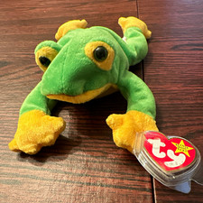 Ty Beanie Baby Smoochy the Frog 1997 Retired MINT with Tag Protector NEVER OPENE
