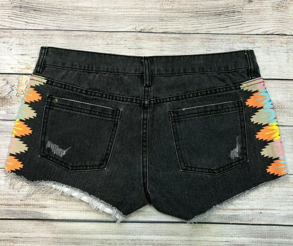 Nuevo sin etiquetas Element Denim Talla 28 Botín Jean Pantalones Cortos Boho Western Azteca Corte NUEVO H15 Foto 2 de 4