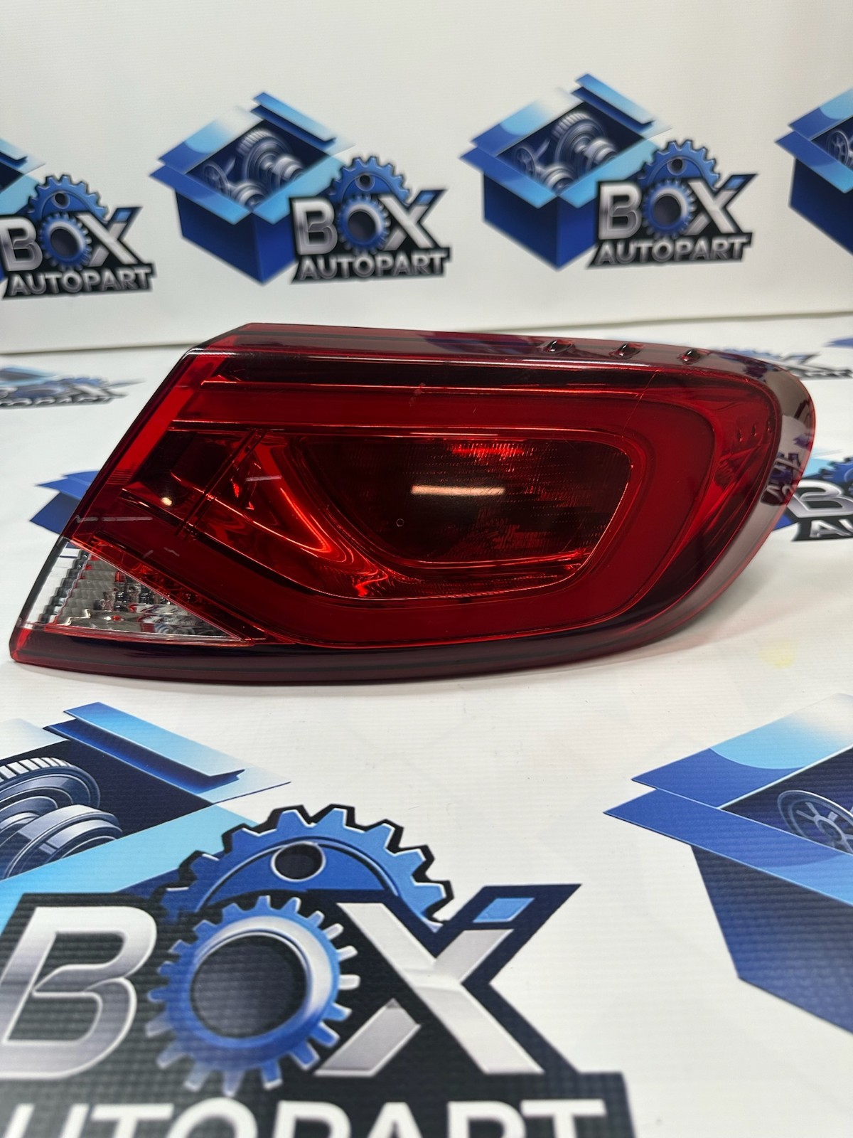 15-16 Chrysler 200 Right Passenger Tail Light Assembly ID BDM92402000 OEM DD1