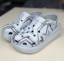 Crocs Classic Platform Clog Disco Star Graphic Gray Iconic Comfort Womens 7 Men5