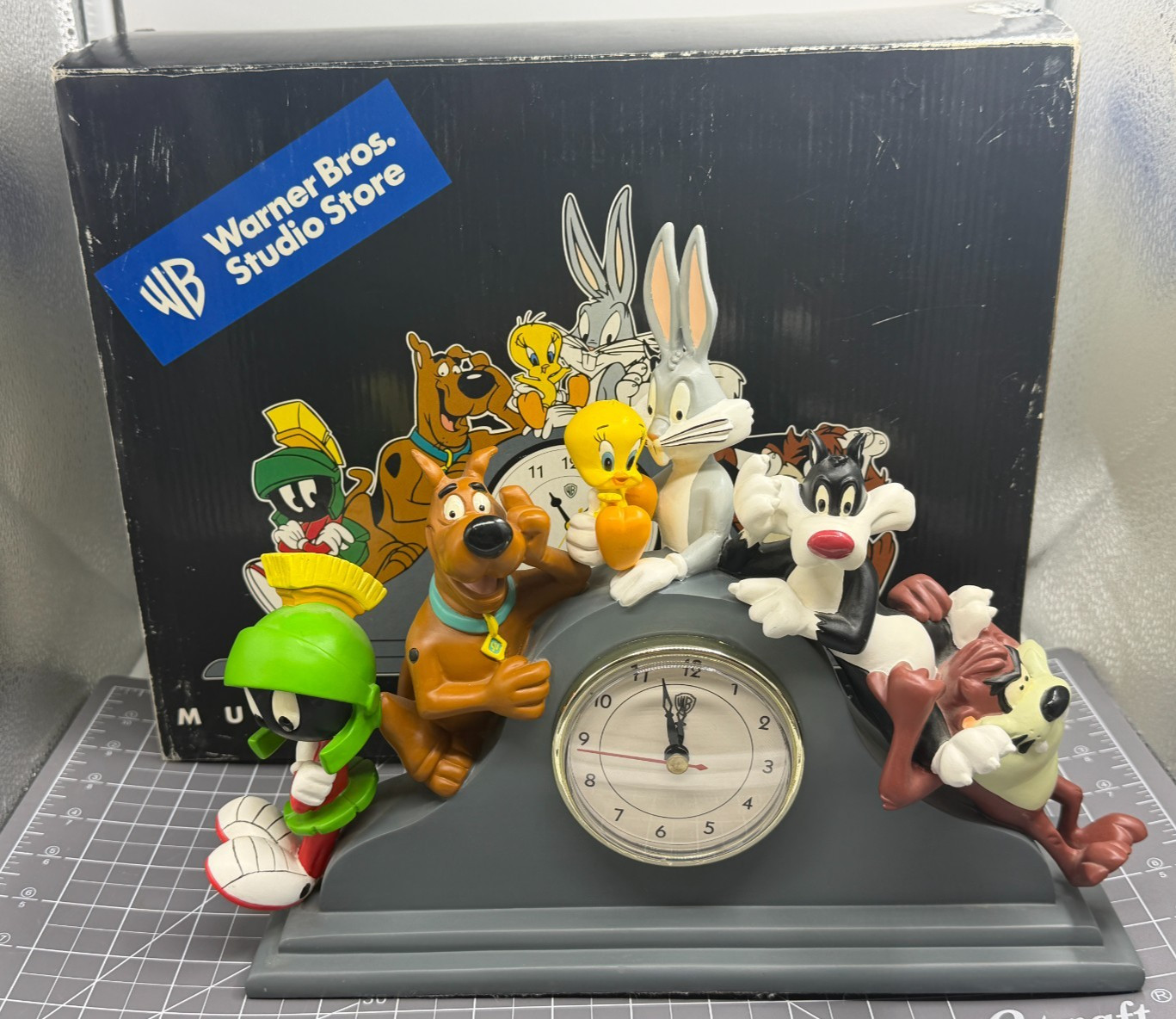 1998 Warner Bros Cartoon Network Figural Mantle Clock Scooby Looney Tunes w/ Box
