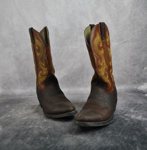 womens embroidered cowboy boots