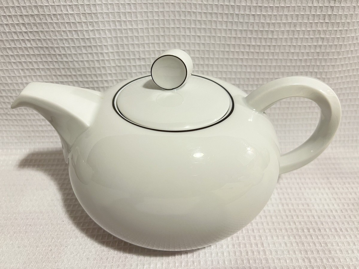 THOMAS-Germany-LG. White/Black Thin Band/Twisted Handle-Pot Belly 