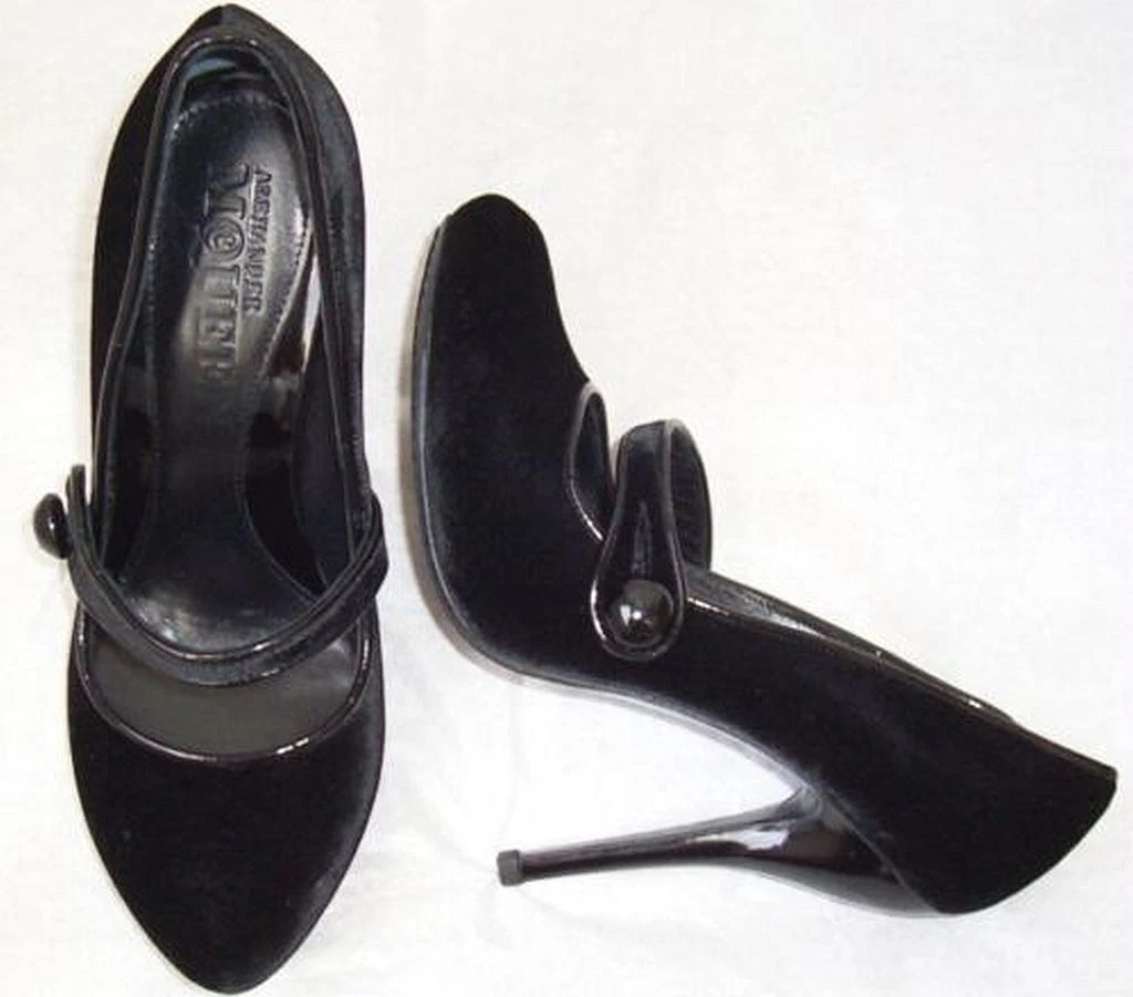 Alexander McQueen — ALEXANDER MCQUEEN Black Velvet Mary Jane Leather Heels Pumps Shoes   39  8.5