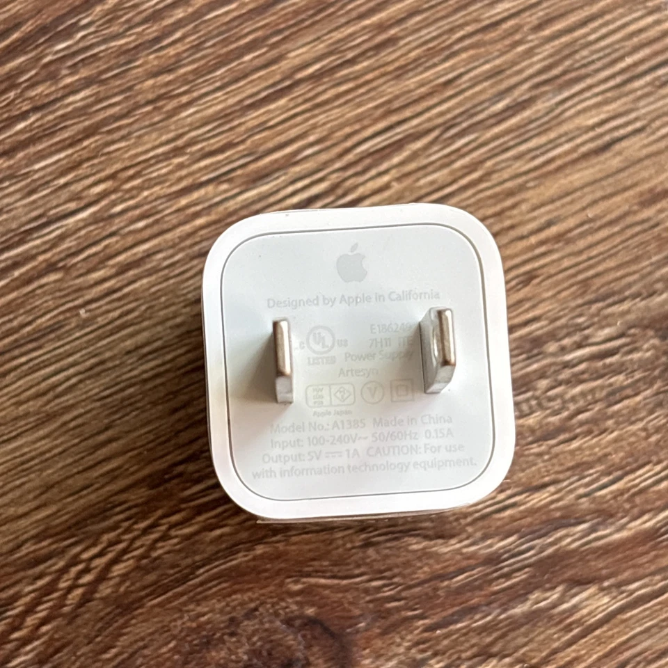 Apple A1385 5V USB Wall Charger Cube Power Adapter - White - Image 3 of 4