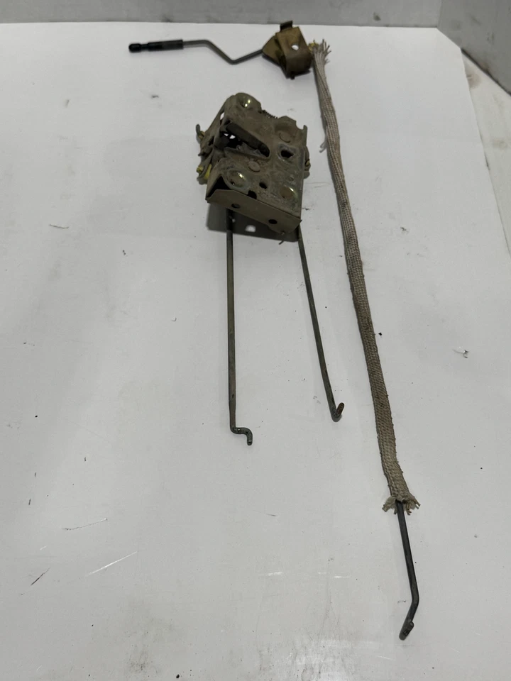 1992-1996 Ford F150 F250 F350 LEFT REAR DOOR LINKAGE AND MECHANISM OEM - Image 2 of 4