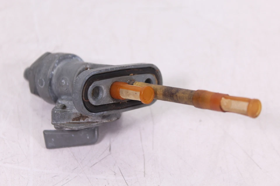 Yamaha MX400B 1975 montaje de cabina de combustible Foto 4 de 4