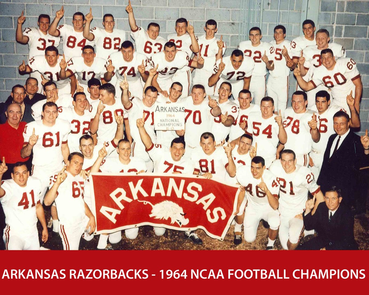 Arkansas Razorbacks 1964 NCAA FOOTBALL CHAMPIONS, 8x10 Team