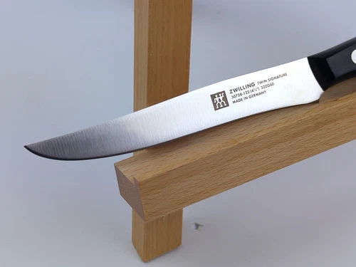 Zwilling TWIN SIGNATURE 4.5" STEAK Knife (30728-122), Made in Germany, NEW - Picture 4 of 18