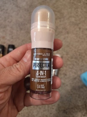 Maybelline New York Age Rewind Perfector 4-in-1 Glow Makeup 04 Deep Fonce 4 Pack