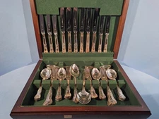 SLACK AND BARLOW CANTEEN OF CUTLERY, A1 EPNS KINGS PATTERN 43 PCE